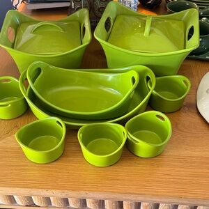 Vibrant Green Ceramic Bakeware Set